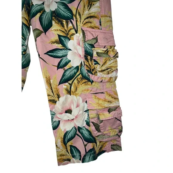 Lucky Brand Tropical Floral Cargo Capri Pants Pink Green White Bloom Print 10/30 - Picture 4 of 11